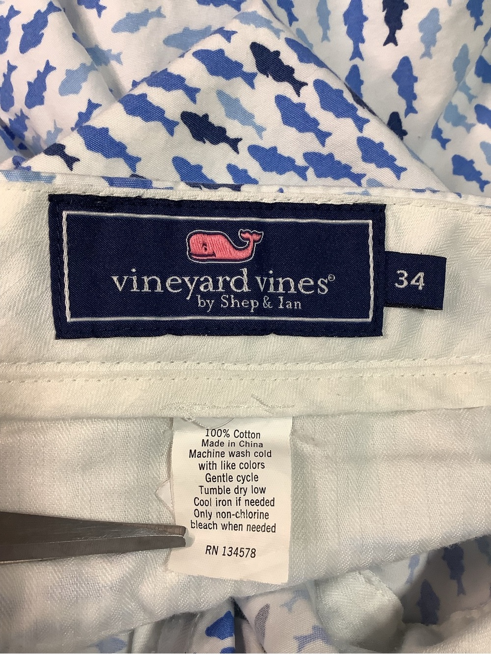 VINEYARD VINES Men's White Blue Breaker Shorts All Over Fish Print Size 34 - Picture 6 of 13